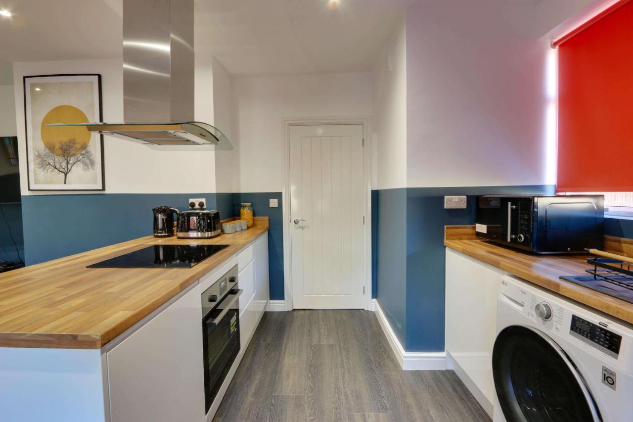 #Upmarket, Exceptional 4 Bed House, With Free Parking, Close To Amenities And Supermarkets Sheffield Exterior photo