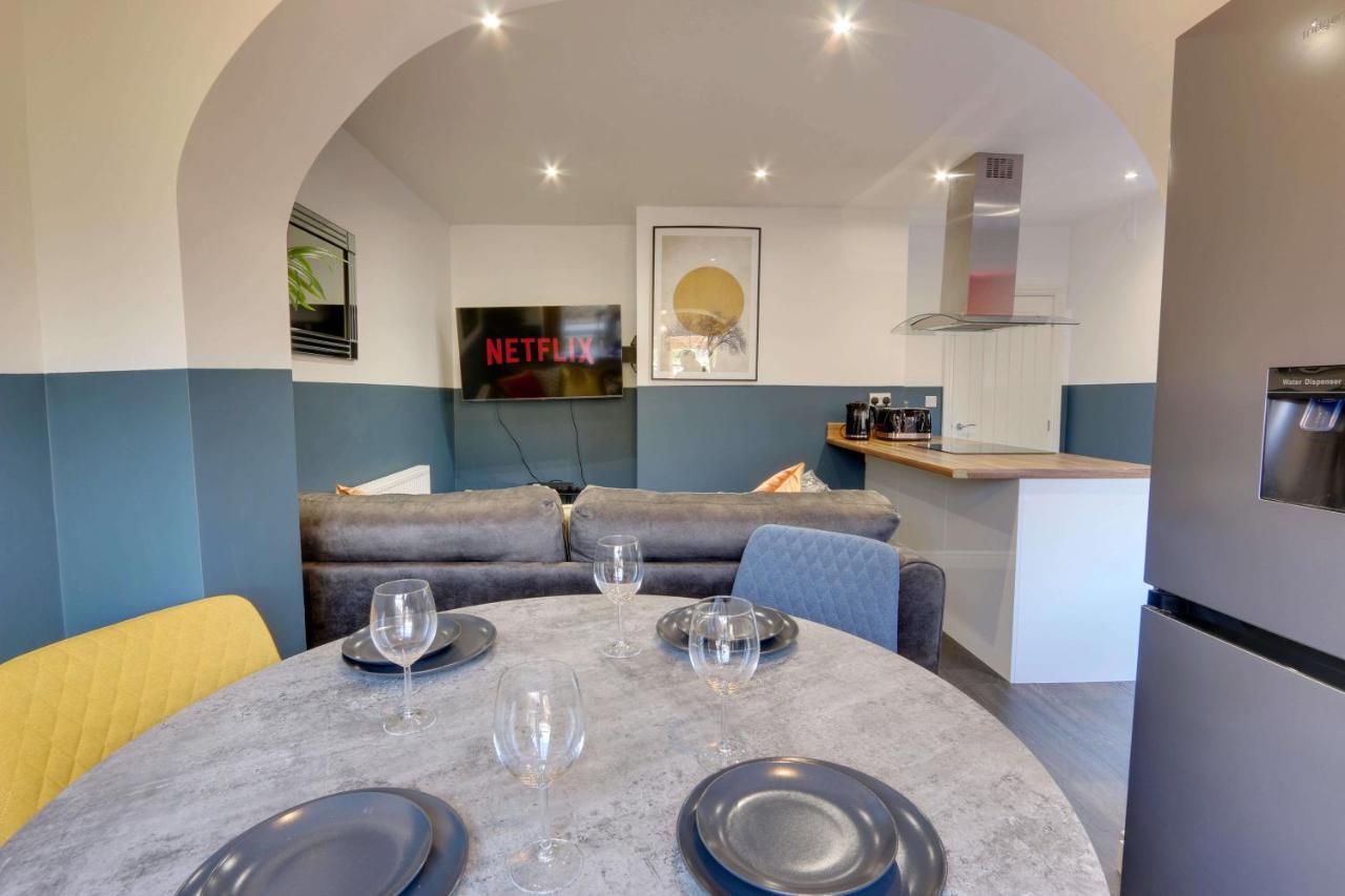 #Upmarket, Exceptional 4 Bed House, With Free Parking, Close To Amenities And Supermarkets Sheffield Exterior photo